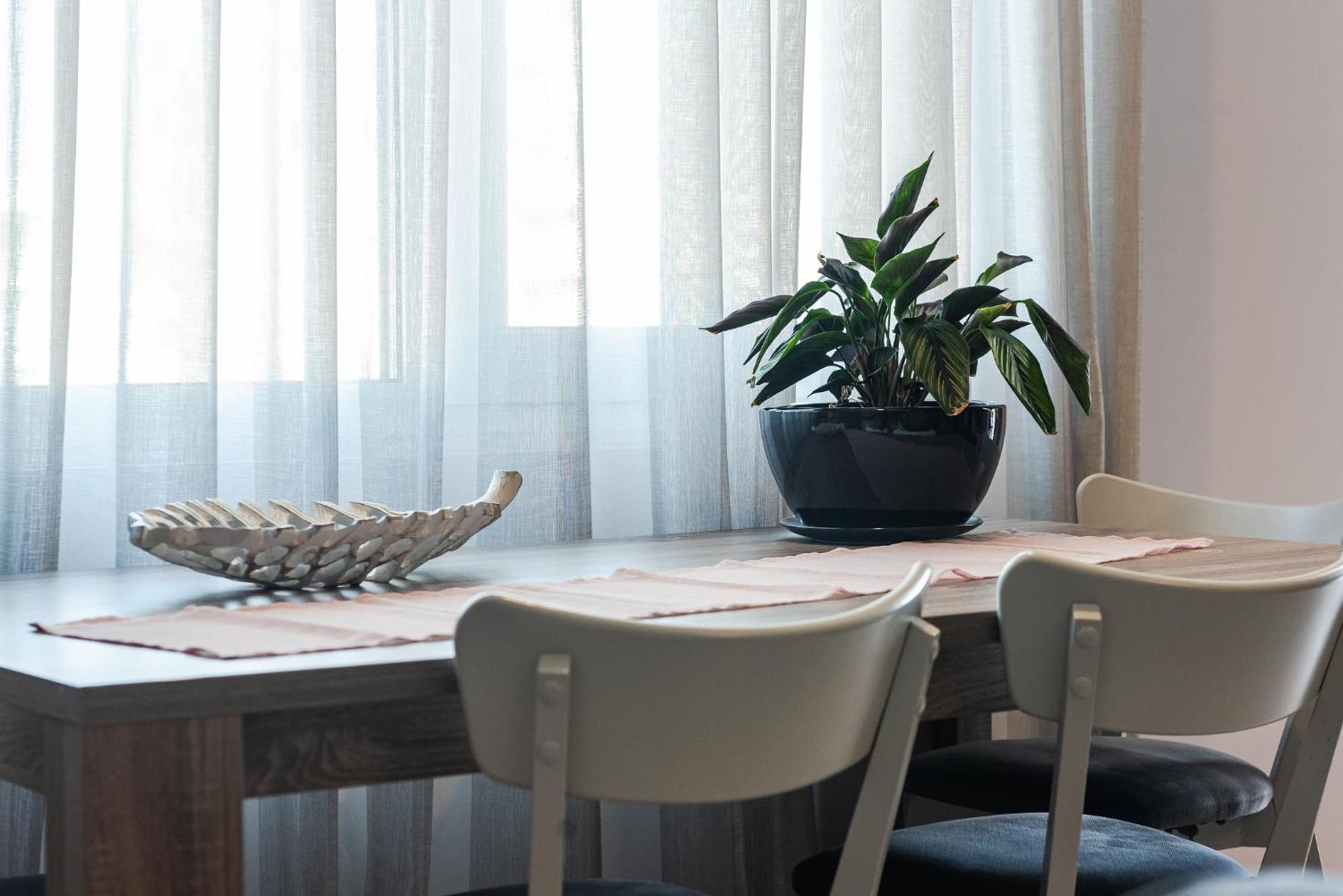 Main Square Apartment Dıraç Dış mekan fotoğraf