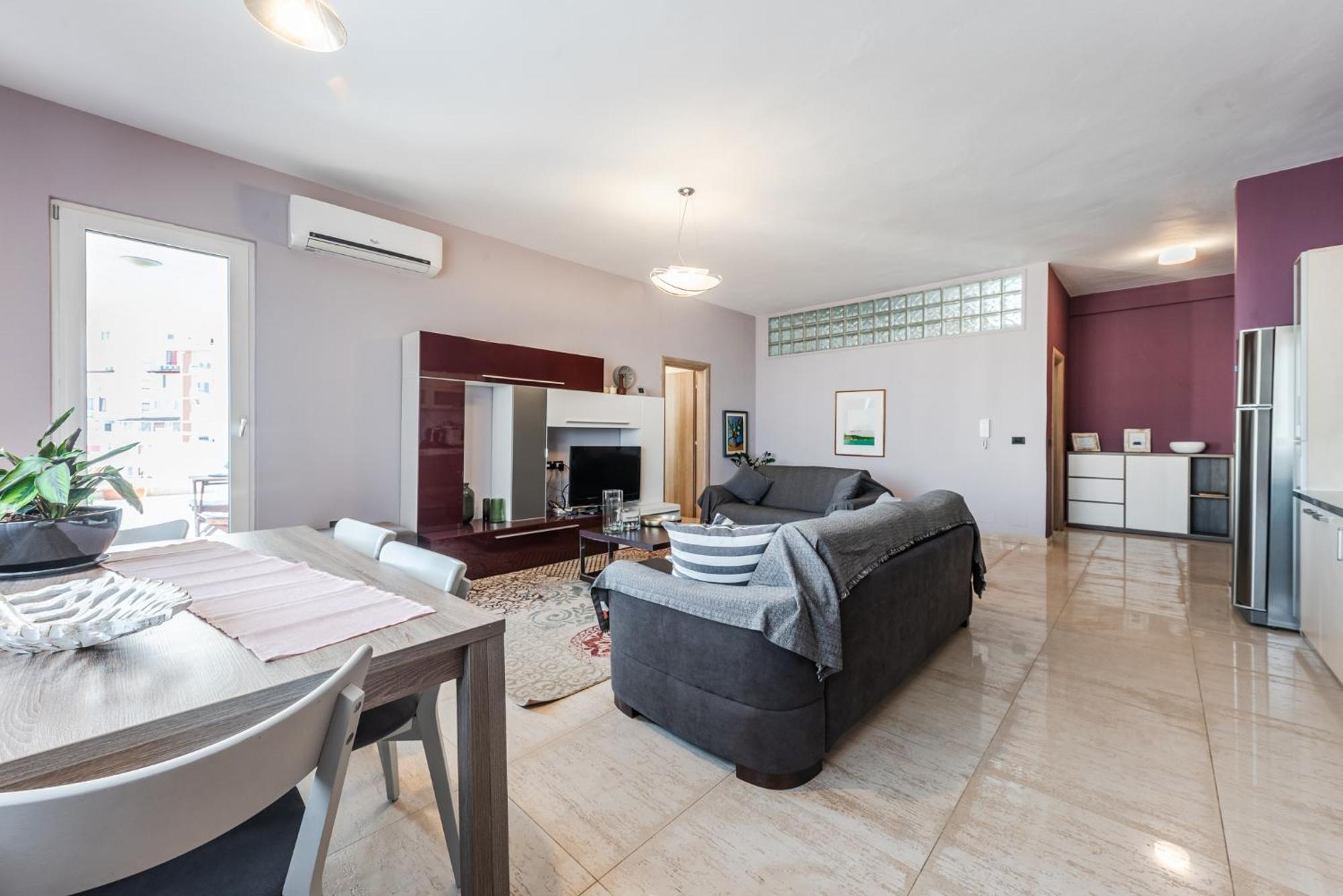 Main Square Apartment Dıraç Dış mekan fotoğraf
