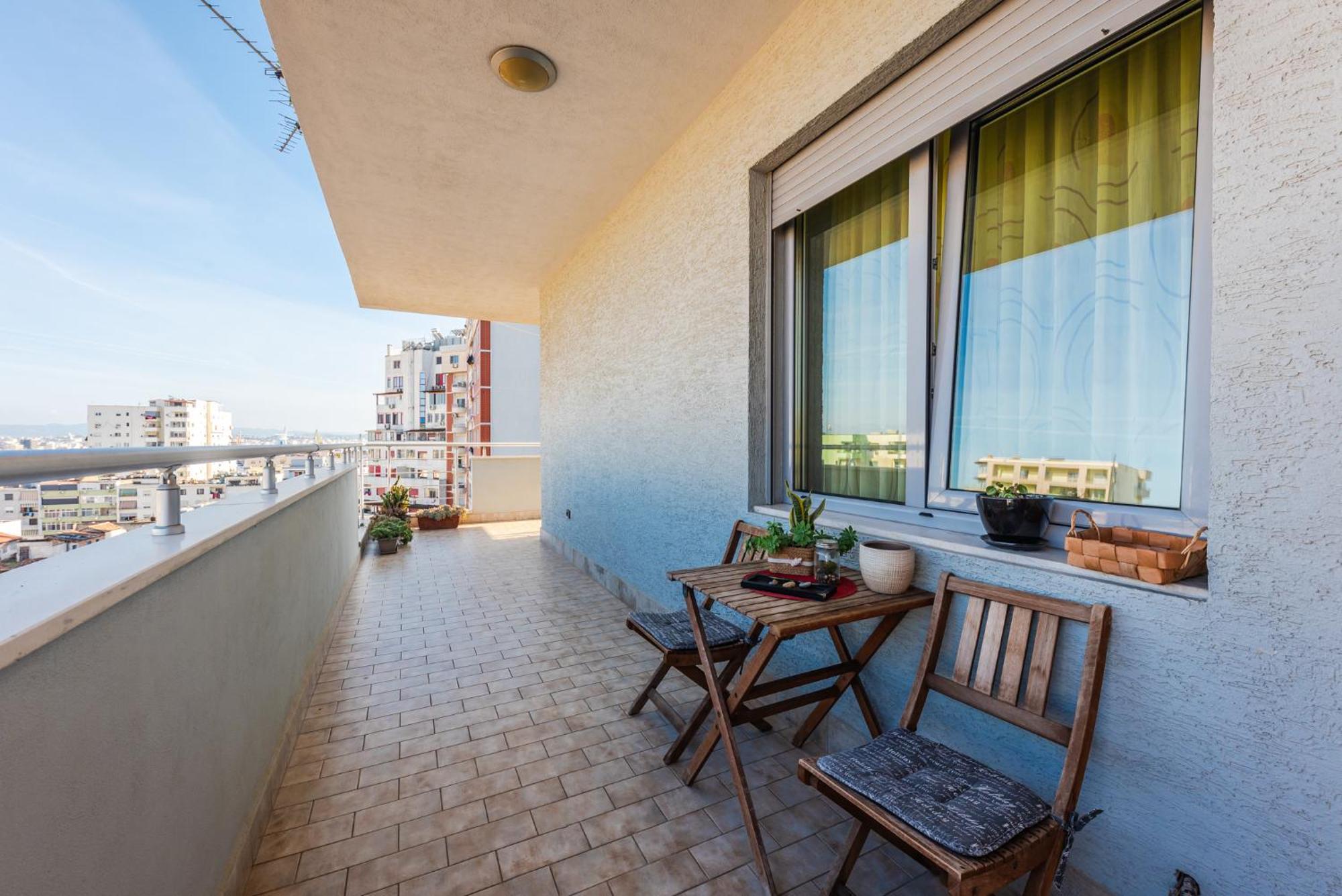 Main Square Apartment Dıraç Dış mekan fotoğraf